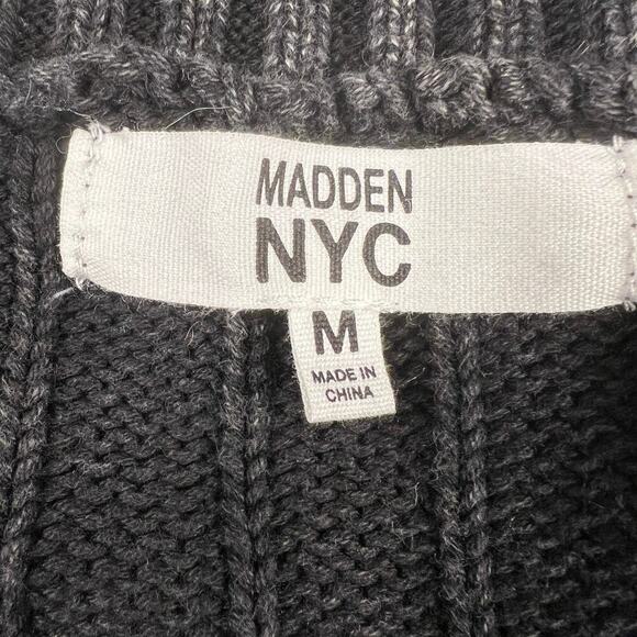 Madden NYC Washed Black Cropped Cable Knit V-Neck Long Sleeved Sweater Size M - Picture 4 of 9